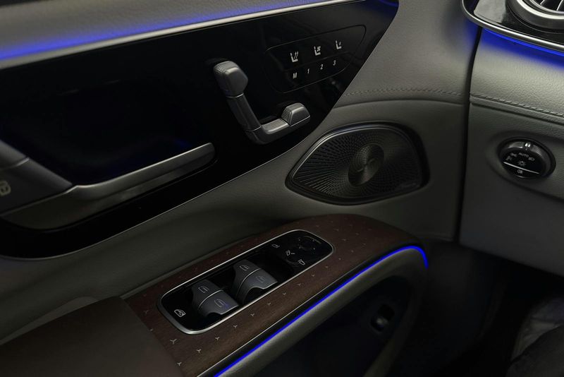 Mercedes EQS450 SUV bild 18
