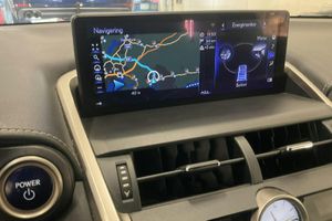 Lexus NX bild 11