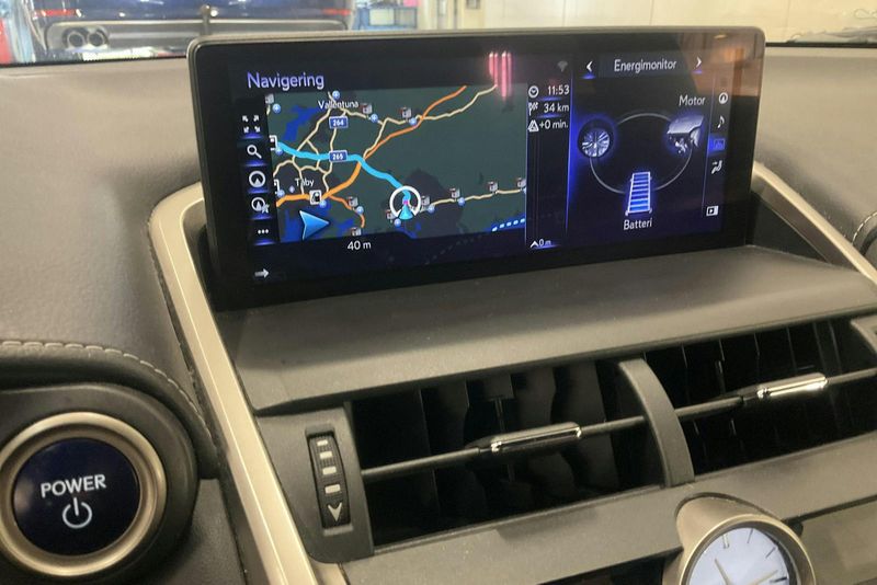 Lexus NX bild 11