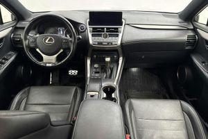Lexus NX bild 6
