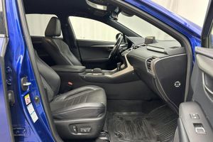 Lexus NX bild 7
