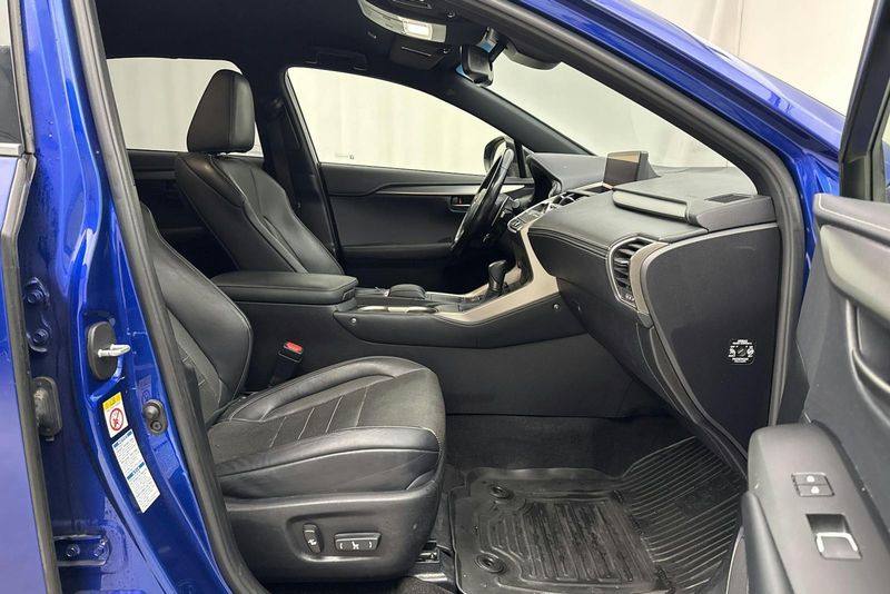 Lexus NX bild 7