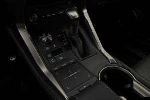 Lexus NX bild 14