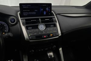 Lexus NX bild 13