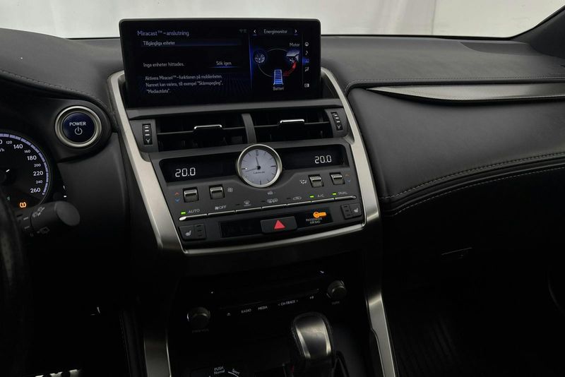 Lexus NX bild 13