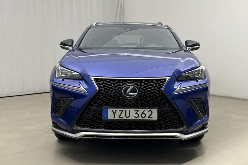 Lexus NX bild 4