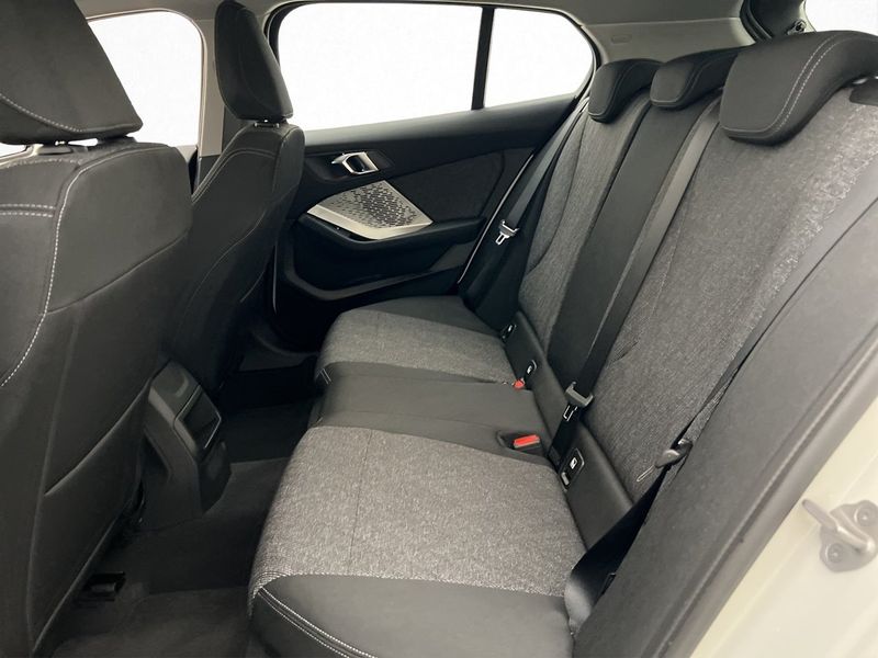 BMW 120 bild 18