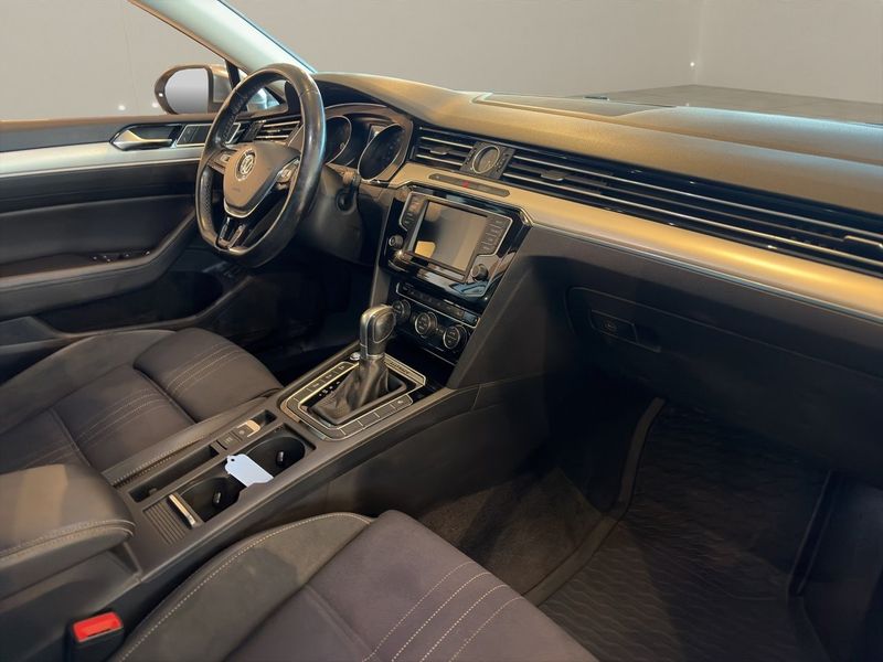 Volkswagen Passat bild 8