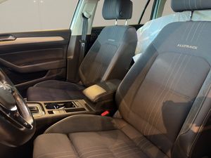 Volkswagen Passat bild 7