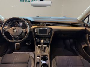 Volkswagen Passat bild 9