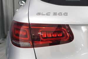 Mercedes GLC300 bild 9