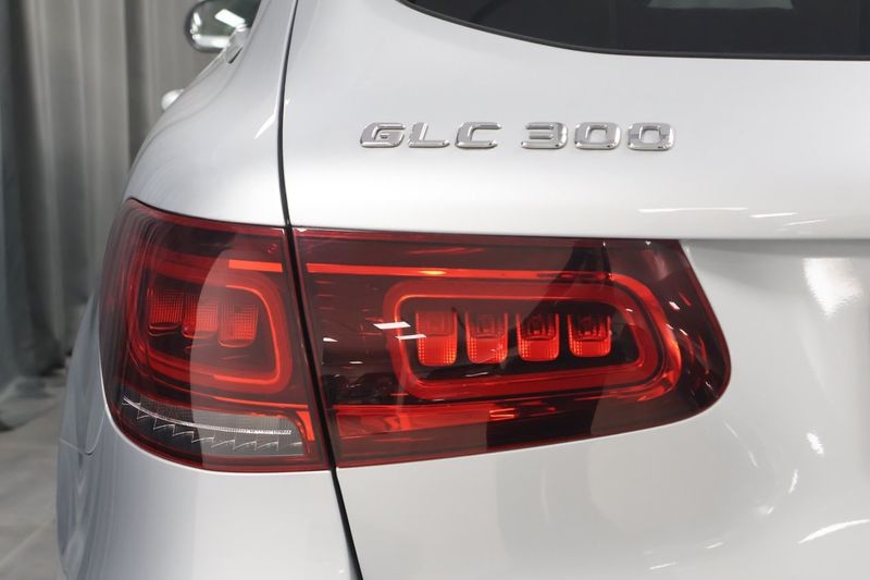 Mercedes GLC300 bild 9