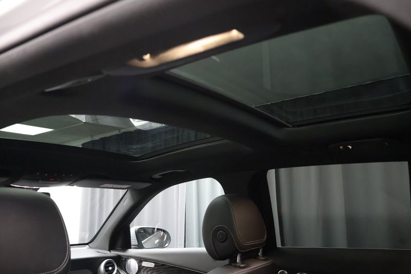 Mercedes GLC300 bild 24