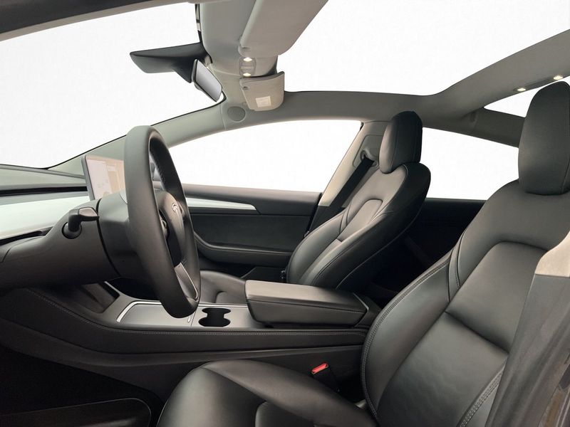 Tesla Model 3 bild 11