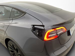 Tesla Model 3 bild 31