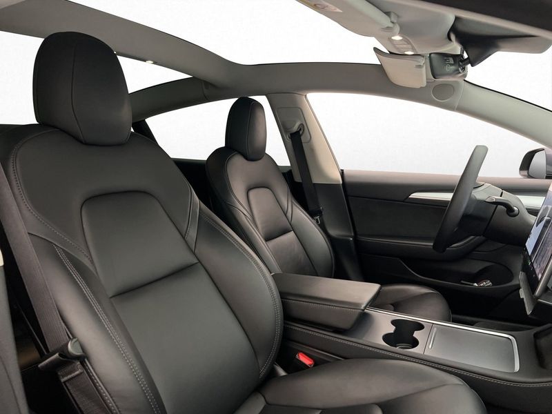 Tesla Model 3 bild 25