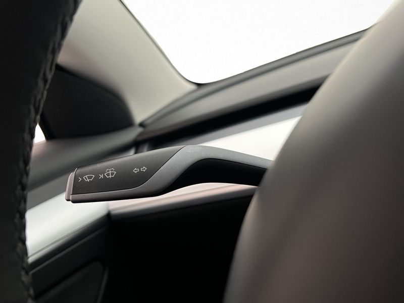Tesla Model 3 bild 14