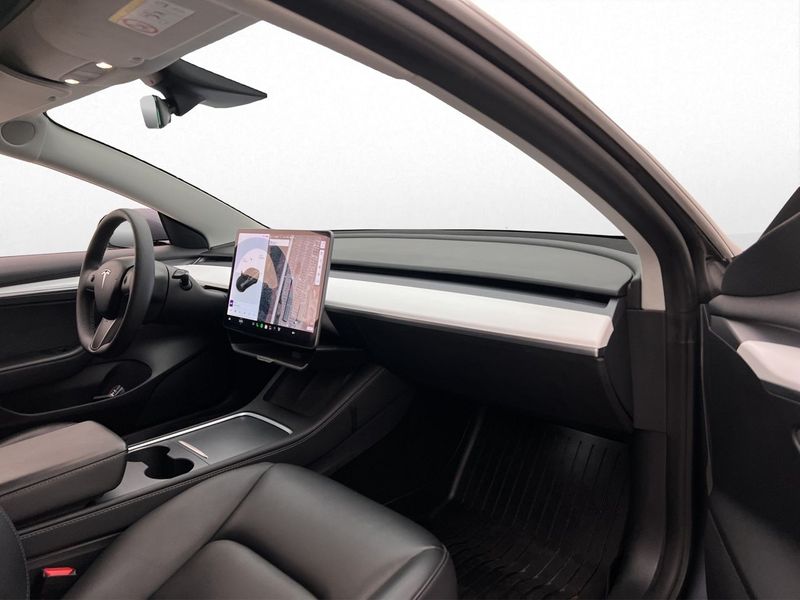 Tesla Model 3 bild 26