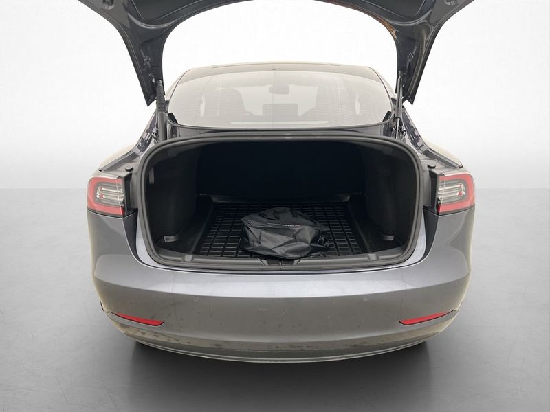 Tesla Model 3 bild 29