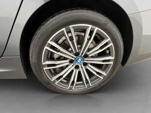 BMW 330 bild 33