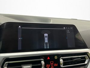 BMW 330 bild 18