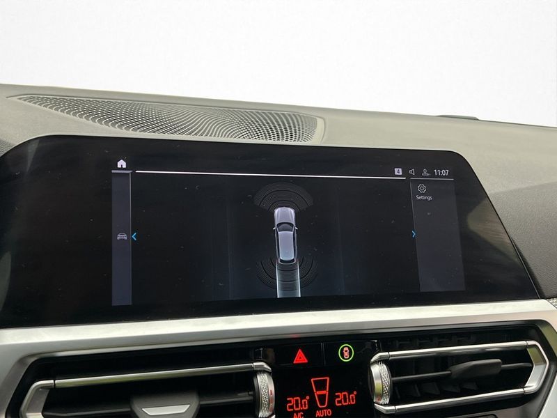 BMW 330 bild 18