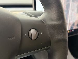 Tesla Model Y bild 14