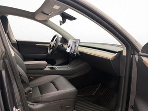Tesla Model Y bild 26