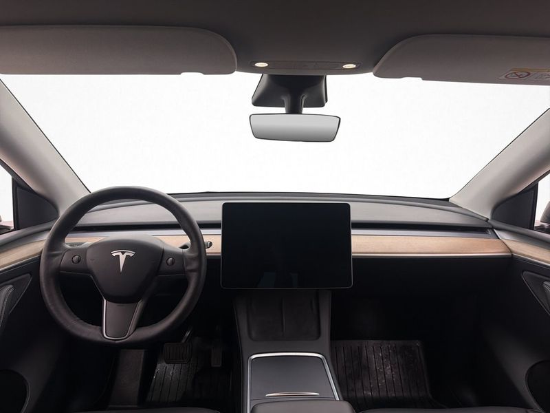 Tesla Model Y bild 16