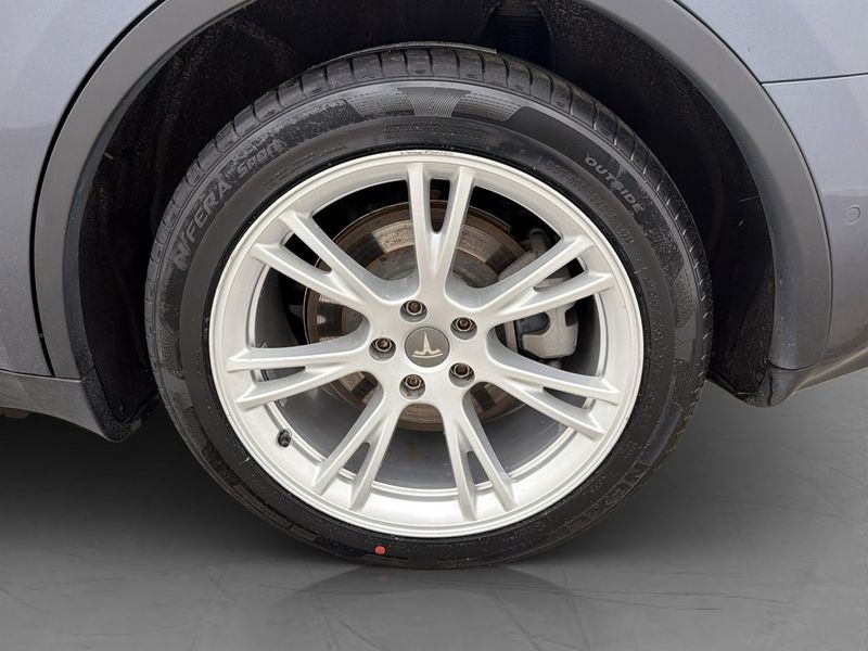 Tesla Model Y bild 32