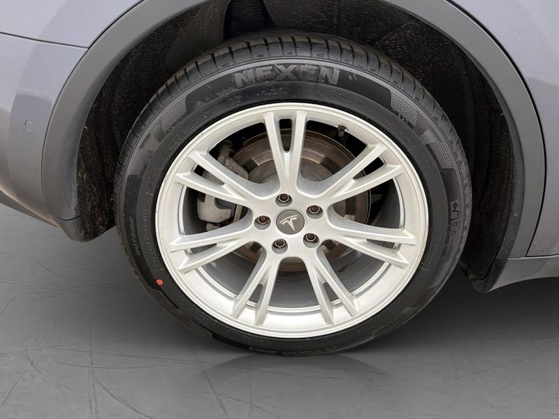 Tesla Model Y bild 33