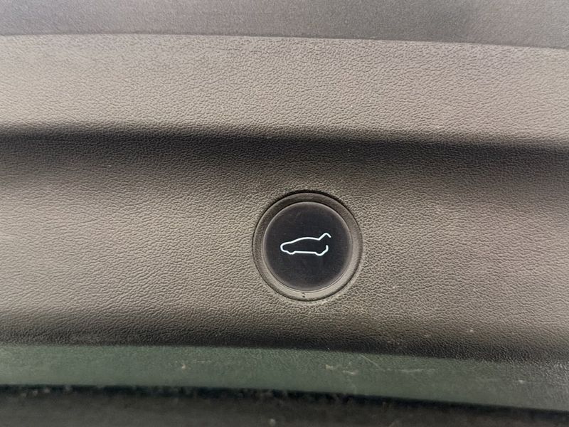 Tesla Model Y bild 29