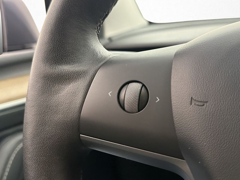 Tesla Model Y bild 13