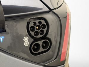 Tesla Model Y bild 30