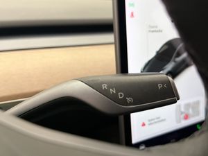 Tesla Model Y bild 15