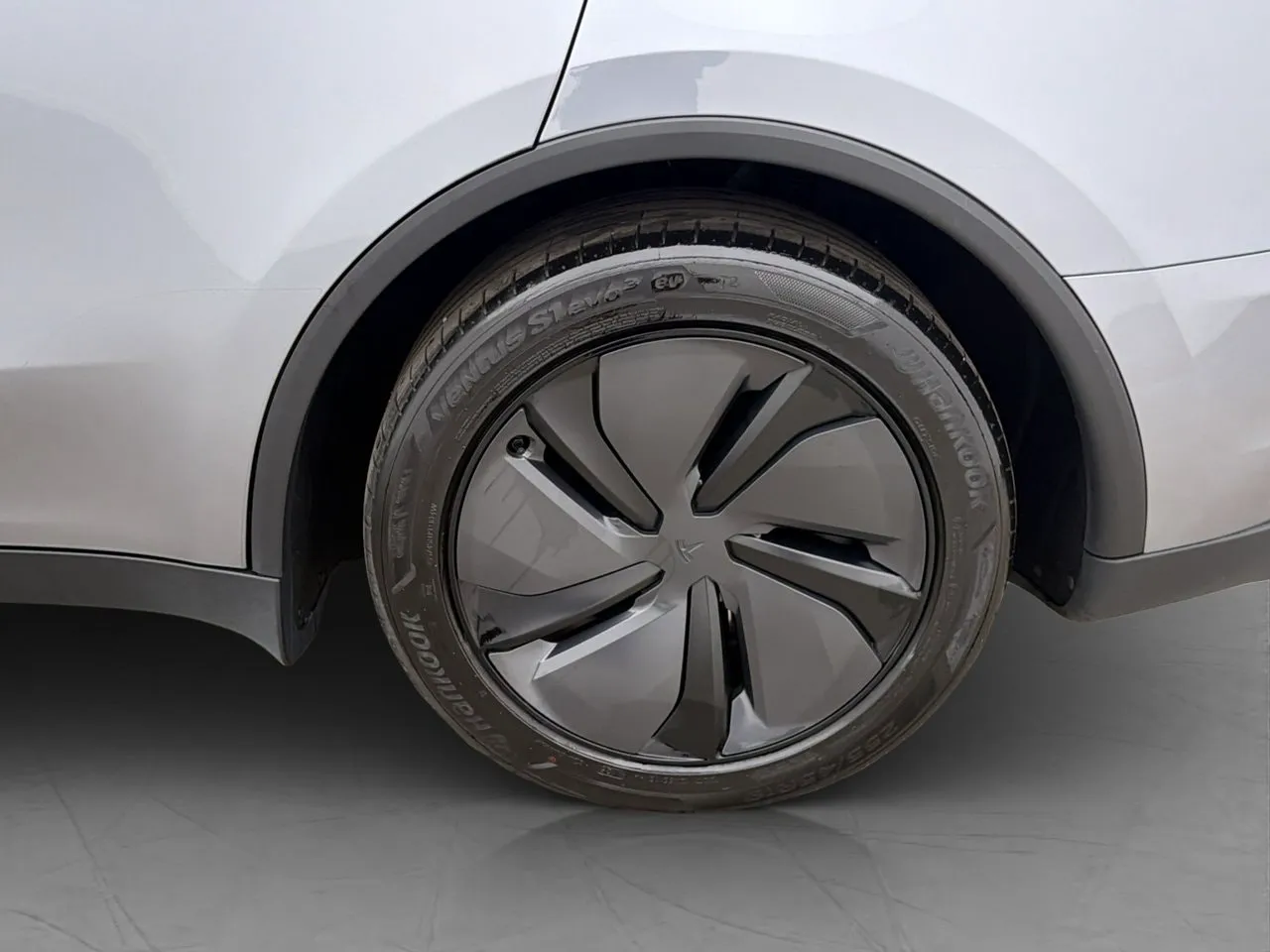 Tesla Model Y bild 34