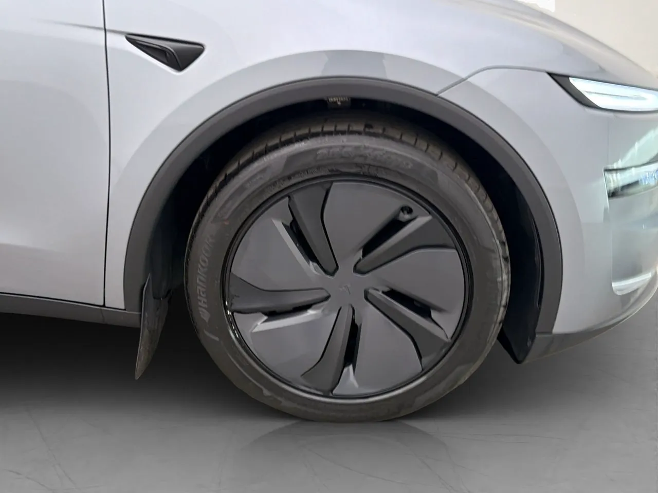 Tesla Model Y bild 36