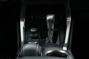 Lexus NX bild 15
