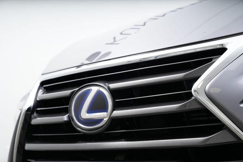 Lexus NX bild 3
