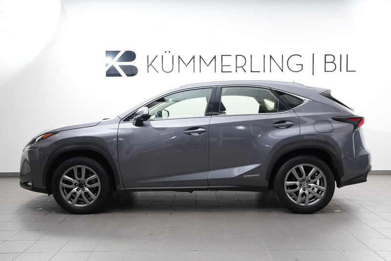 Lexus NX bild 2