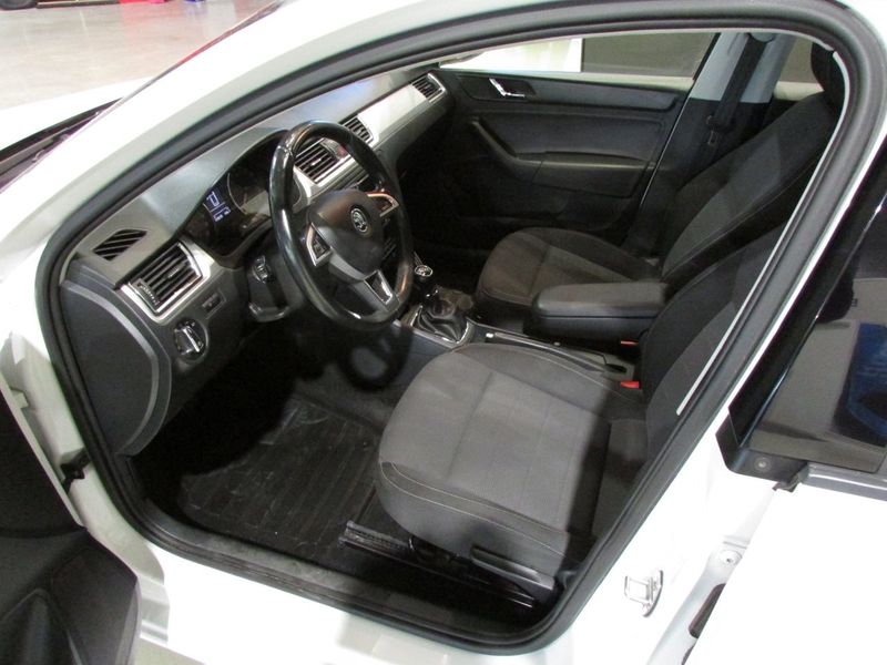 Skoda Rapid bild 9