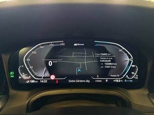 BMW 330 bild 12