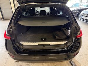 BMW 330 bild 8
