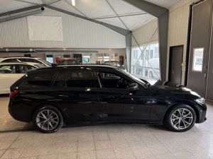 BMW 330 bild 2