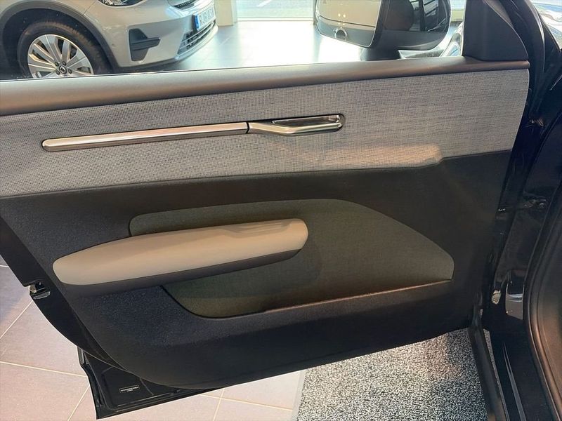 Volvo EX30 bild 8