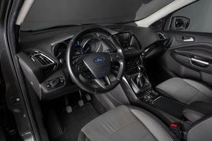 Ford Kuga bild 8