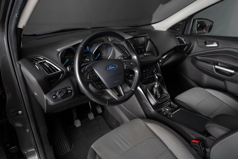 Ford Kuga bild 8