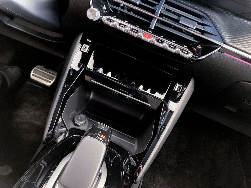 Peugeot e-208 bild 13