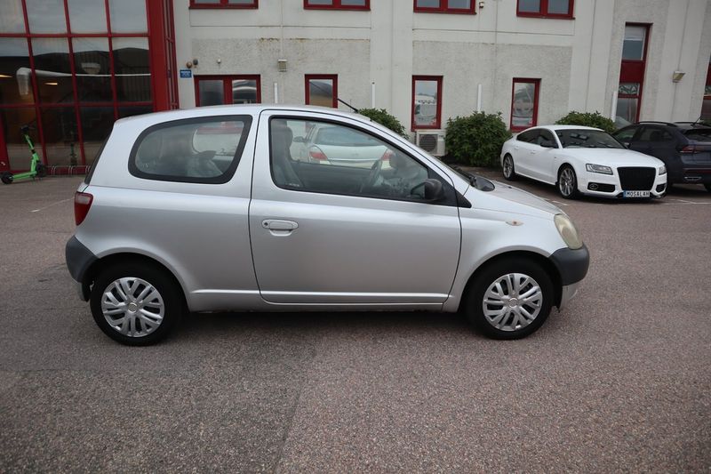 Toyota Yaris bild 2