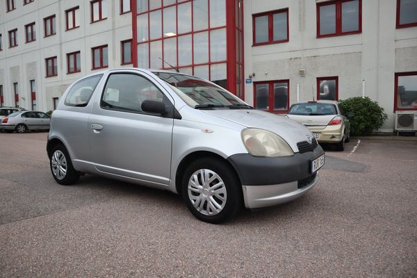 Toyota Yaris 3-dörrar 1.0 VVT-i - 2000